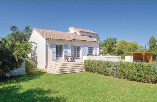 Thezan-les-Beziers House | 5 bedroom accommodation in Thézan-lès-Béziers