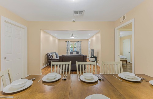Del Mar House | 5-bedroom 2 full bath