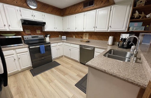 Point Venture House | 5 bedroom/4 bath TH, with private boat dock on Lake Travis in Point Venture
