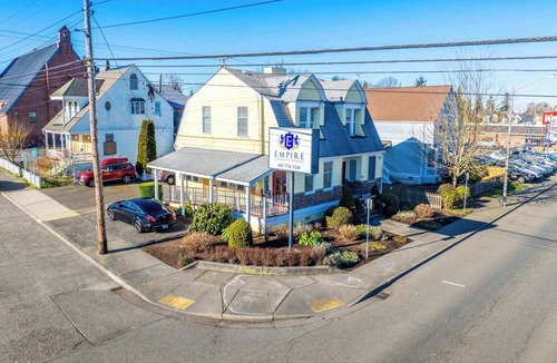 Everett House | 5-bedroom & 5 Bathroom house in nice Central Everett. Wi-Fi, n Rent single Room
