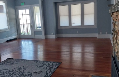 Everett House | 5-bedroom & 5 Bathroom house in nice Central Everett. Wi-Fi, n Rent single Room