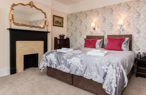 Weston-super-Mare Cottage | 5 bedroom accommodation in Weston-super-Mare