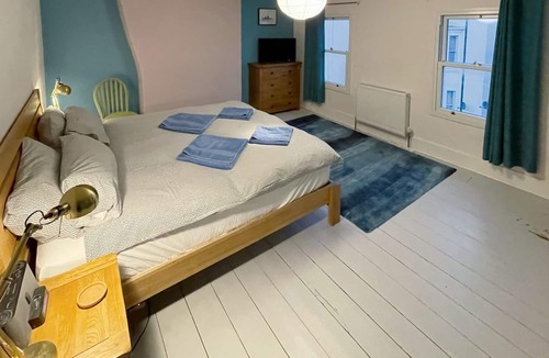 Littlehampton Cottage | 5 bedroom accommodation in Littlehampton