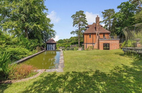 Crowborough Cottage | 5 bedroom accommodation in Crowborough