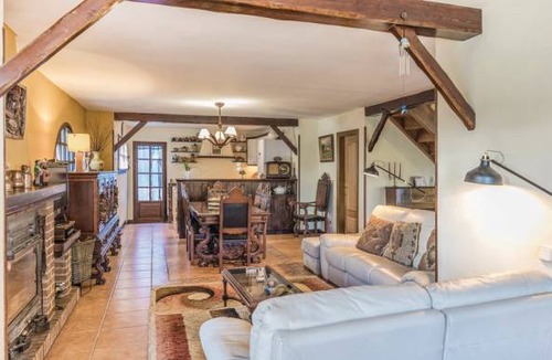 La Goba House | 5 bedroom accommodation in Vidreres