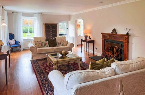 West Calder Cottage | 5 bedroom accommodation in Edinburgh