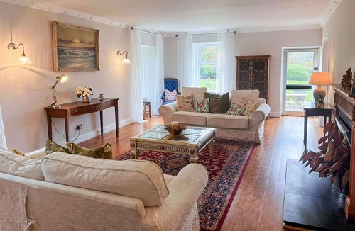 West Calder Cottage | 5 bedroom accommodation in Edinburgh