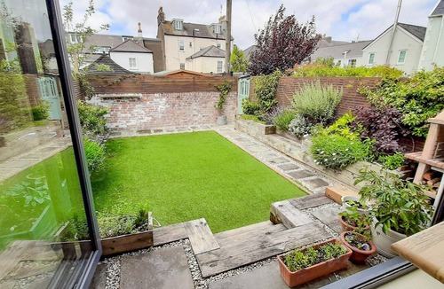Clevedon Cottage | 5 bedroom accommodation in Clevedon