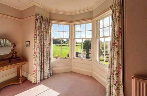 Newbridge Cottage | 5 bedroom accommodation in Kirkdale