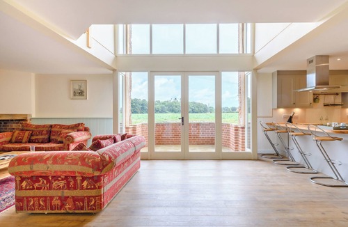 Irstead Cottage | 5 bedroom accommodation in Westwick