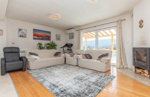 Ruzic House | 5 bedroom accommodation in Ruzic