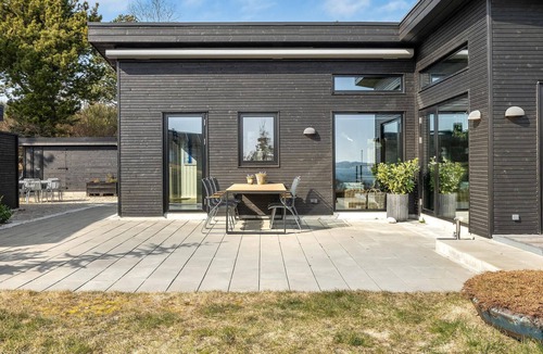 Handrup Strand House | 5 bedroom accommodation in Ebeltoft