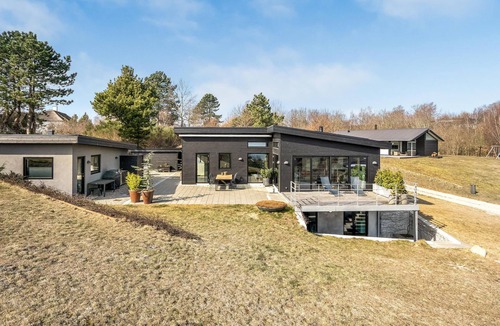 Handrup Strand House | 5 bedroom accommodation in Ebeltoft