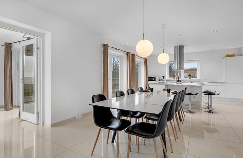 Kragenæs House | 5 bedroom accommodation in Torrig L