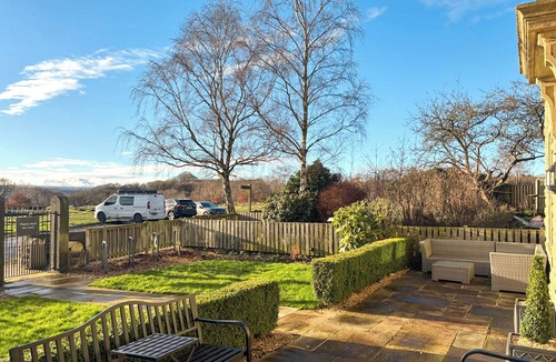 Shipley Cottage | 5 bedroom accommodation in Baildon