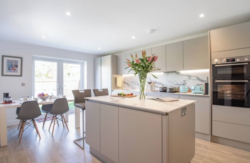 Hordle Cottage | 5 bedroom accommodation in Everton