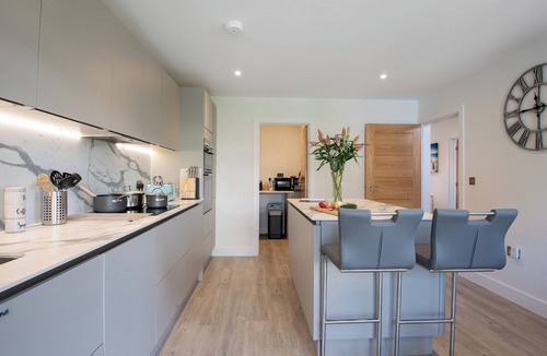 Hordle Cottage | 5 bedroom accommodation in Everton