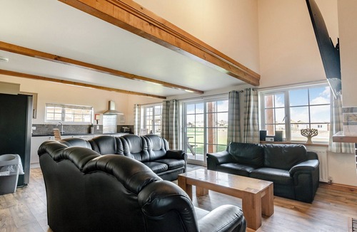 Hornsea Ski Chalet | 5 bedroom accommodation in Hornsea