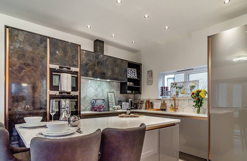 Ipswich Cottage | 5 bedroom accommodation in Ipswich