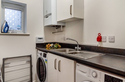 Ipswich Cottage | 5 bedroom accommodation in Ipswich