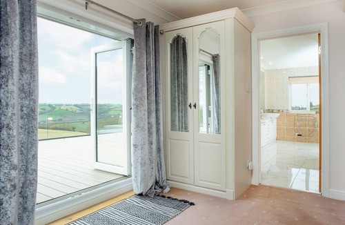 Newton Saint Cyres Cottage | 5 bedroom accommodation in Exeter