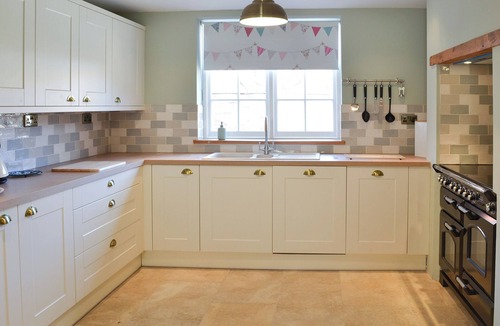 Muston Cottage | 5 bedroom accommodation in Muston, near Filey