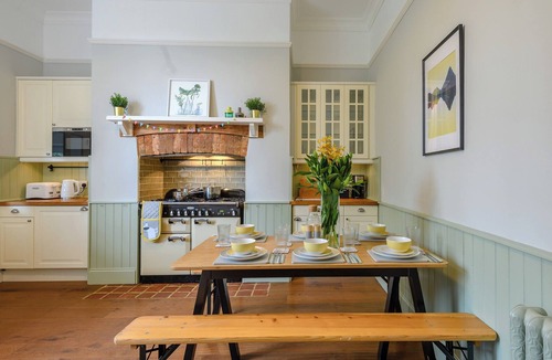 Poole Cottage | 5 bedroom accommodation in Poole