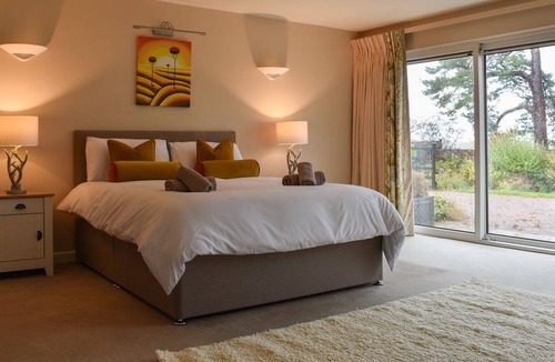 Inchbrook Cottage | 5 bedroom accommodation in Stroud