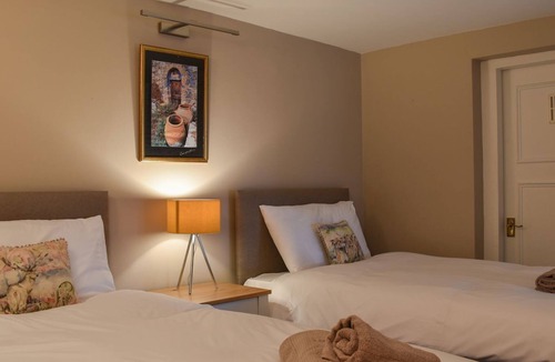 Inchbrook Cottage | 5 bedroom accommodation in Stroud