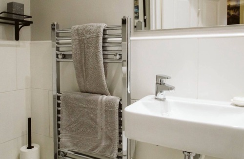 York Cabin | 5 bedroom accommodation in York