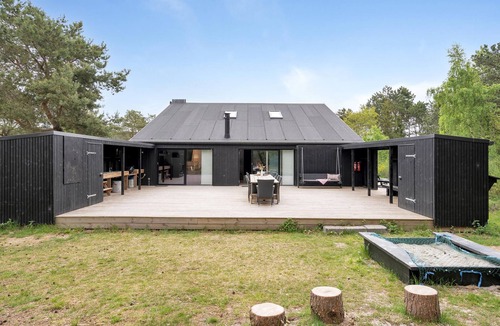 Vibæk Strand House | 5 bedroom awesome home in Ebeltoft