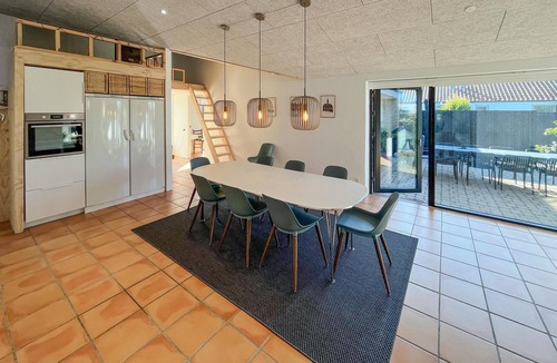 Vibæk Strand House | 5 bedroom awesome home in Ebeltoft