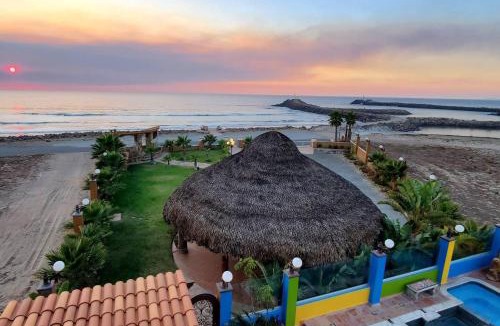 La Salina House | 5 bedroom Beachfront pool & Spa