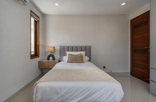 Sei Pinang Villa | 5 bedroom Beachside villa premium brand new
