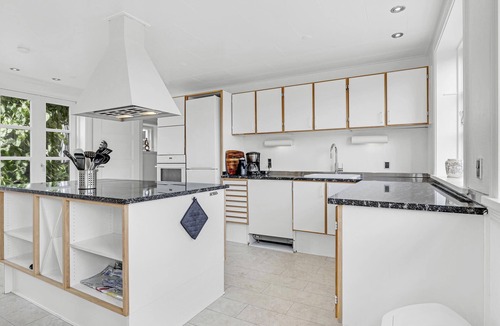 Ronne Apartment | 5 bedroom beautiful apartment in Rønne