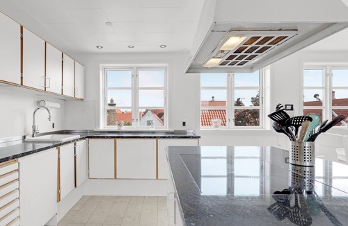 Ronne Apartment | 5 bedroom beautiful apartment in Rønne