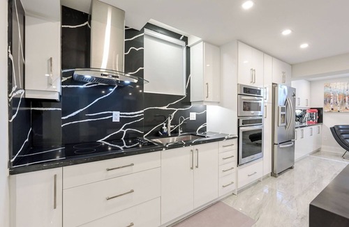 Bolton House | 5-Bedroom Beauty: Your Next Memorable Retreat!
