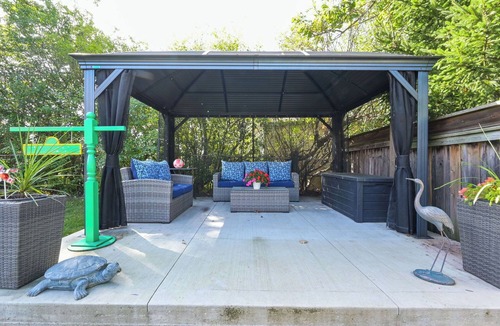 Bolton House | 5-Bedroom Beauty: Your Next Memorable Retreat!