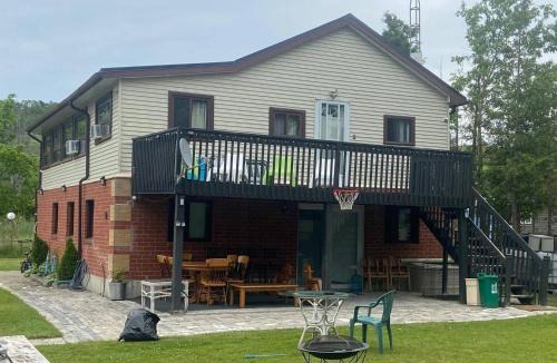 Roseneath House | 5 Bedroom Cottage at Rice Lake