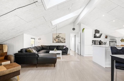 Hejlsminde Strand House | 5 bedroom cozy home in Hejls