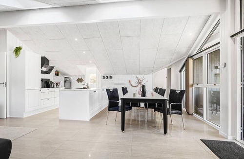 Hejlsminde Strand House | 5 bedroom cozy home in Hejls