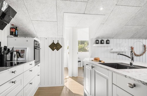 Hejlsminde Strand House | 5 bedroom cozy home in Hejls
