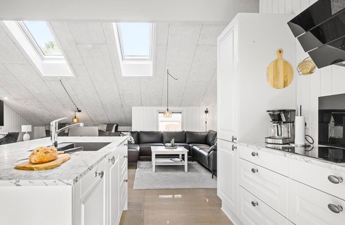 Hejlsminde Strand House | 5 bedroom cozy home in Hejls
