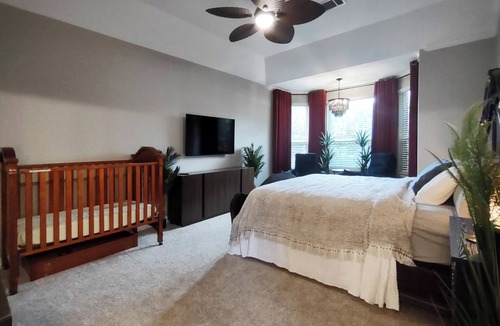 Georgetown Bed & Breakfast | 5-bedroom Elegant Home in Tranquil Georgetown for Workgroups and Families