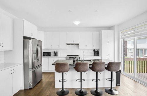 Kitchener House | 5 Bedroom Estate | Sleeps17 | 65"TV | Free Parking