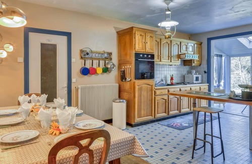 La Trinite House | 5 bedroom awesome home in Villedieu-les-Poêles