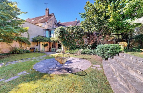 Villeneuve-sur-Yonne House | 5 bedroom stunning home in Villeneuve-sur-Yonne