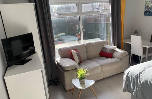 Wilmslow House | 5 Bedroom fully Licensed house