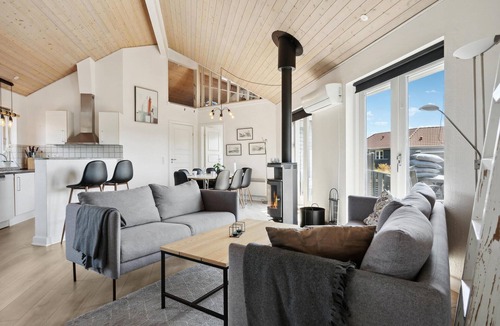 Skjern House | 5 bedroom gorgeous home in Skjern