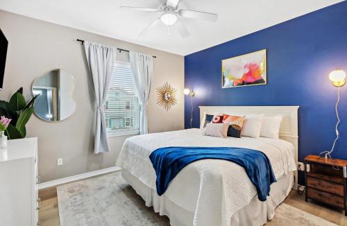 Corpus Christi House | 5 Bedroom Heated Pool Pet-Friendly King Bed Near White Cap Beach Patio Grill